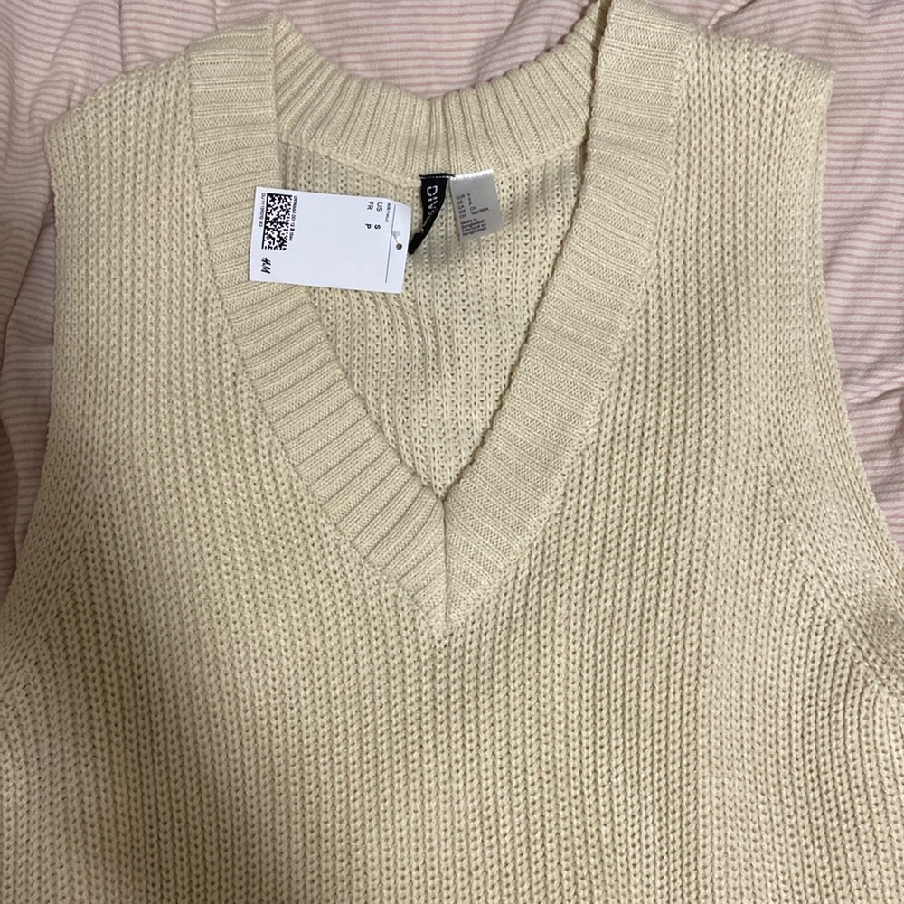 H&M cream knit sweater vest